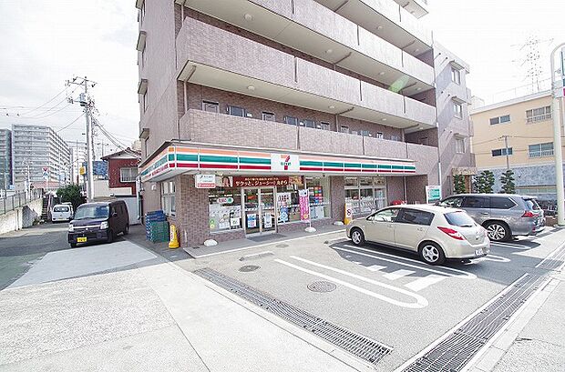 セブンイレブン　多摩関戸5丁目店　距離約700m
