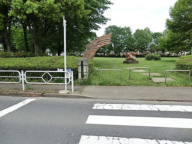 椚田遺跡公園　距離約600m
