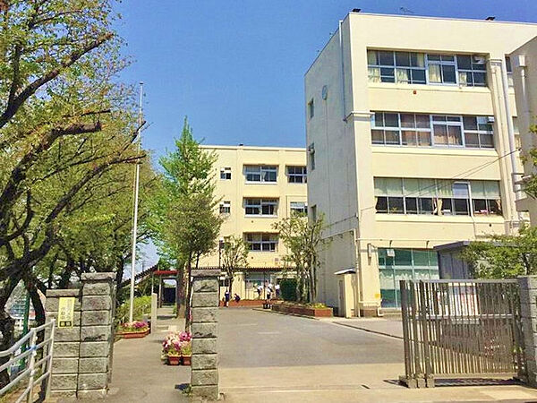 横浜市立城郷中学校　距離約530m