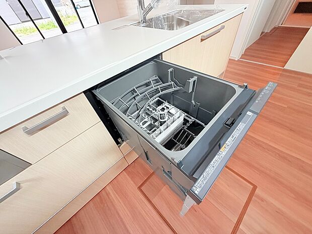 システムキッチンの引き出し式食器洗い乾燥機
