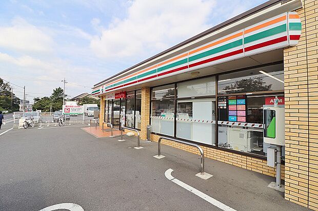 セブンイレブン 横浜西八朔町店まで約650m