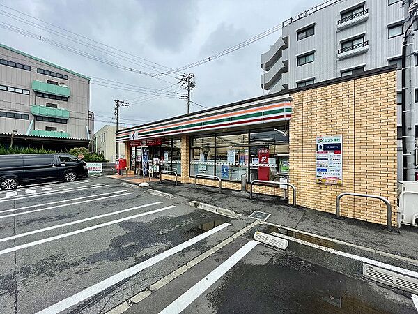 セブンイレブン　大和下鶴間2丁目店　距離約300m