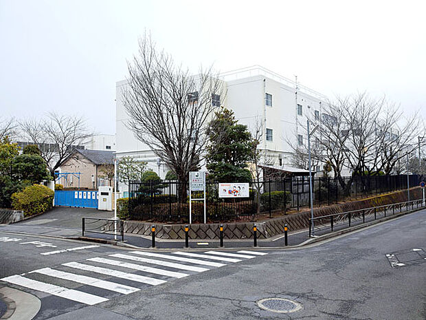 川崎市立片平小学校まで約500m