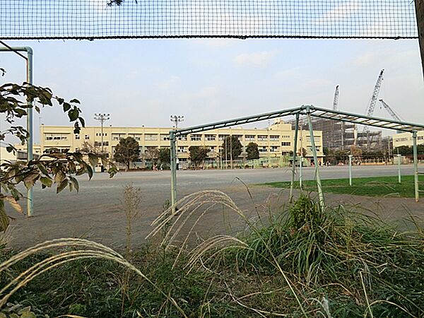 横浜市立東戸塚小学校まで約950m
