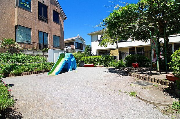旭町2丁目児童公園 距離約400m