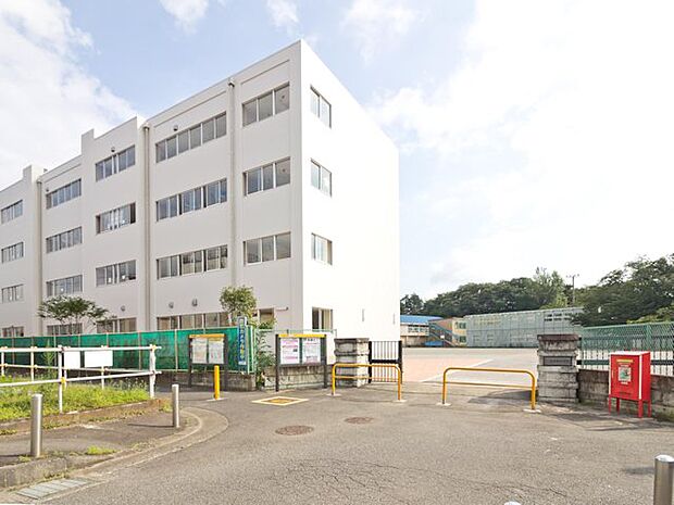 大和市立北大和小学校 距離約900m