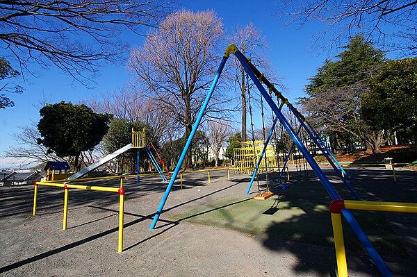 美しが丘第八公園まで約550m