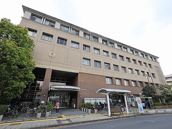 川崎市高津区役所　距離約1500m