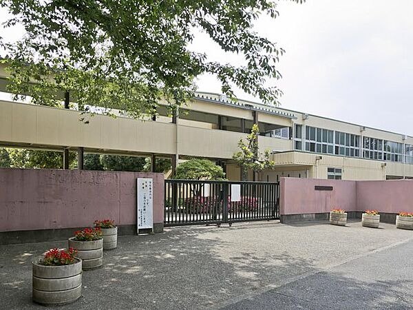 日野市立第四中学校　距離約520m