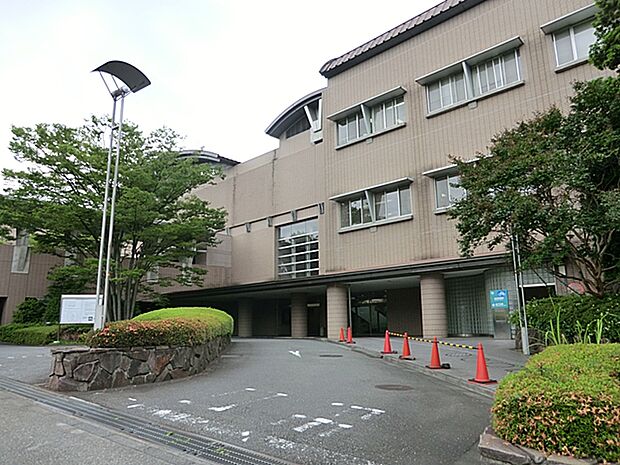 多摩南部地域病院　距離約2300m