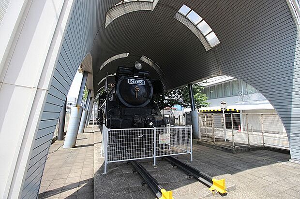 町田市立さるびあ図書館 距離約350m