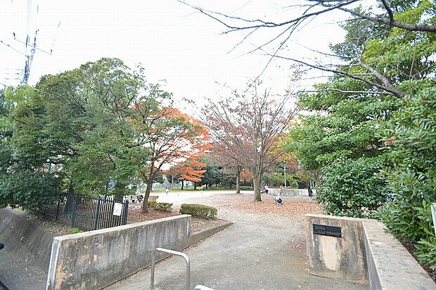 とんがり帽子公園 距離約1100m