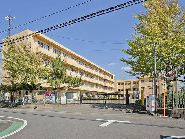 海老名市立社家小学校　距離約740m