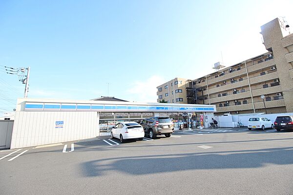 ローソン　大和南林間五条通り店まで約80m
