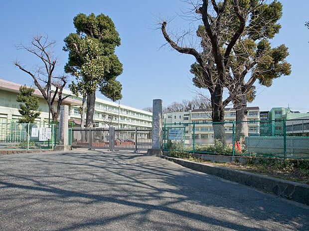 厚木市立南毛利小学校 距離約1700m