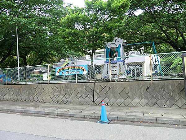 相模原市立城山西部保育園　距離約550m