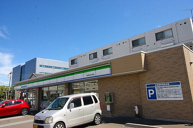 ファミリーマート 横浜都筑池辺町店 距離約1800m