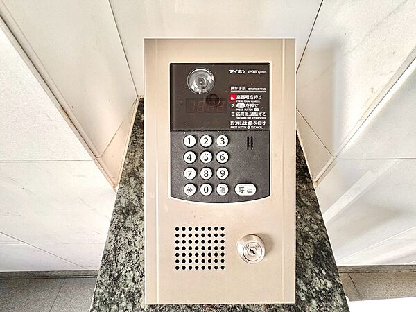 集合住宅のインターホンと通話機能付きの設備