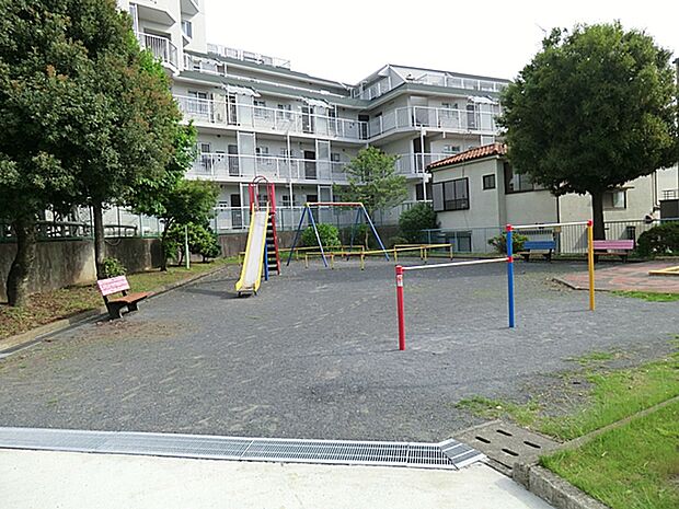 鴨居中里公園 距離約240m