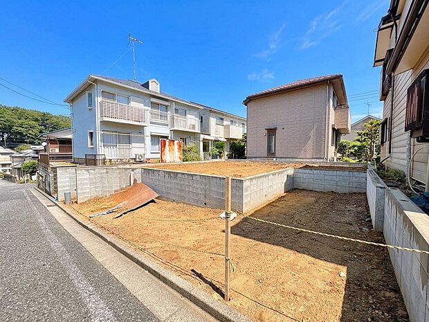 住宅街の整地された土地の様子です