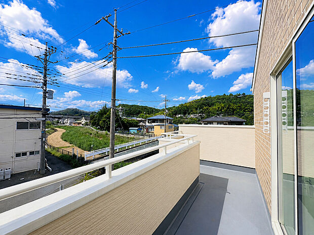 日当たりが良く、晴れの日のお洗濯も楽しみになりますね