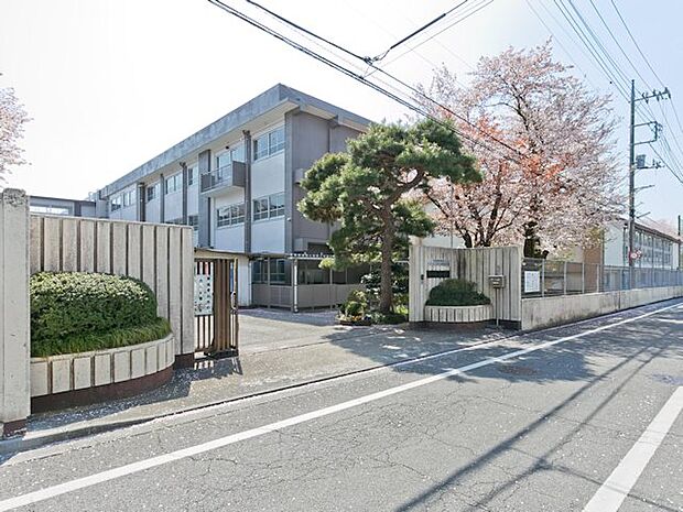 八王子市立川口中学校 距離約1100m