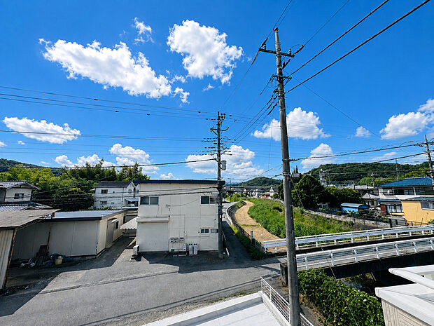 高い建物もないので、バルコニーからの眺望も良好です