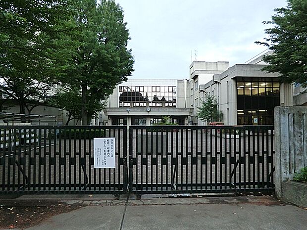 相模原市立由野台中学校 距離約1100m