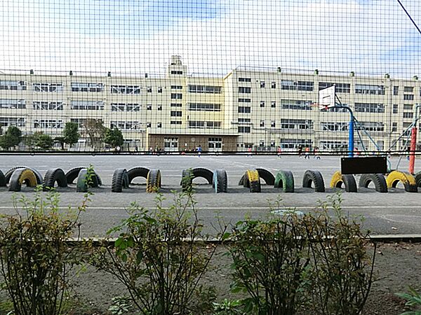 横浜市立太尾小学校　距離約630m