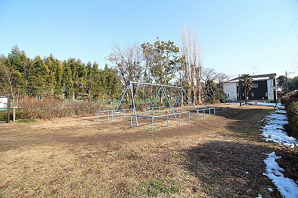 恩廻公園　距離約900m