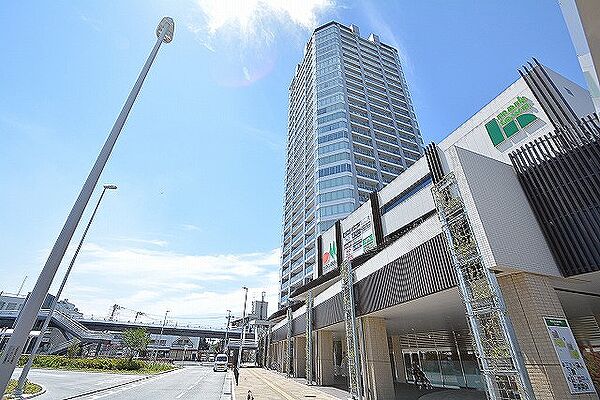 JR横浜線・東急田園都市線・こどもの国線「長津田」駅　距離約400m