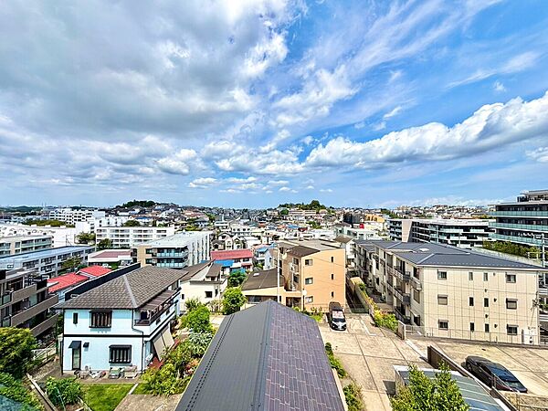 住宅街が見渡せる高台からの眺望です