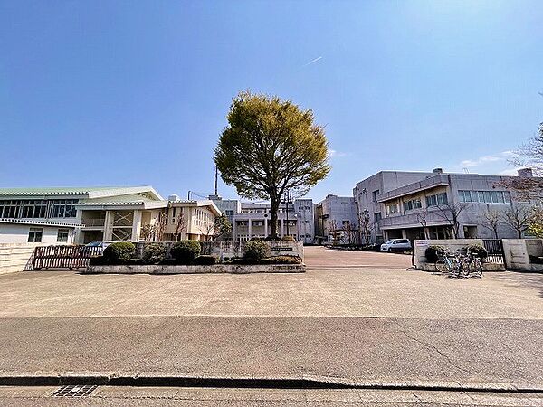 相模原市立東林中学校　距離約1400m