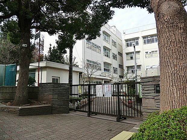 横浜市立二俣川小学校まで約750m