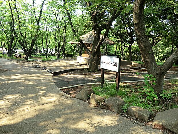 こども自然公園まで約1100m