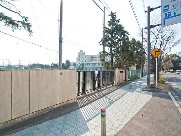 大和市立引地台中学校まで約600m