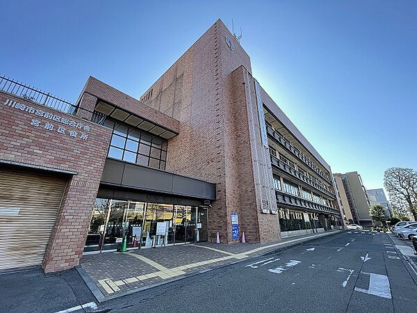 川崎市宮前区役所まで約750m