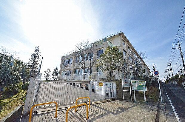川崎市立南百合丘小学校 距離約1440m