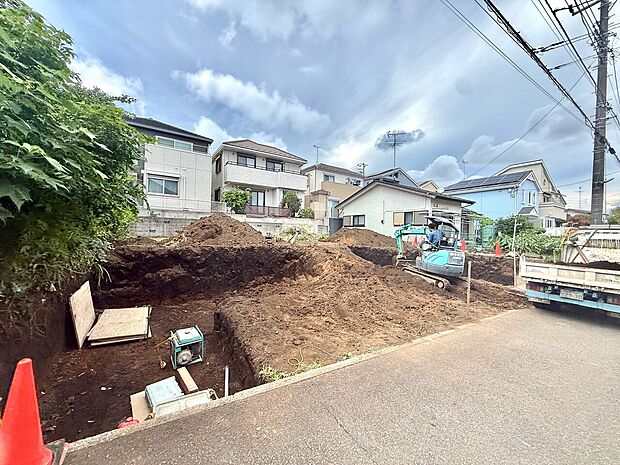 住宅街の整地された土地の様子