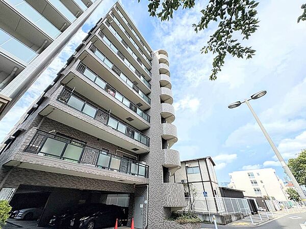 マンションの外観写真です