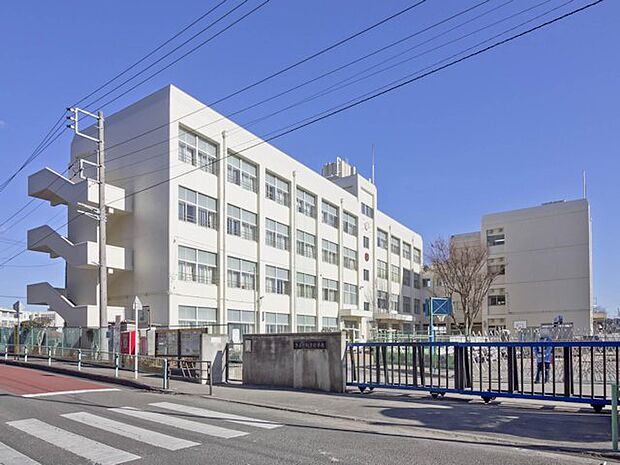 大和市立大和東小学校 距離約520m