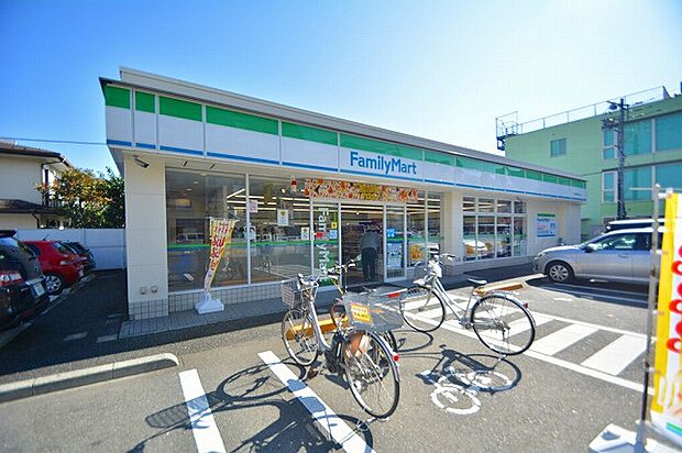 ファミリーマート 版画美術館入口店 距離約500m