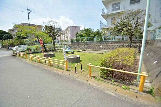 上坂谷公園 距離約800m