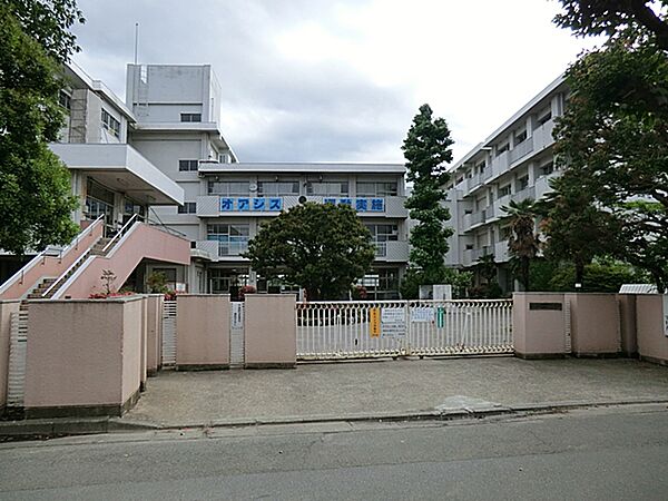 府中市立府中第八中学校　距離約360m