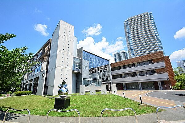 海老名市文化会館　距離約600m