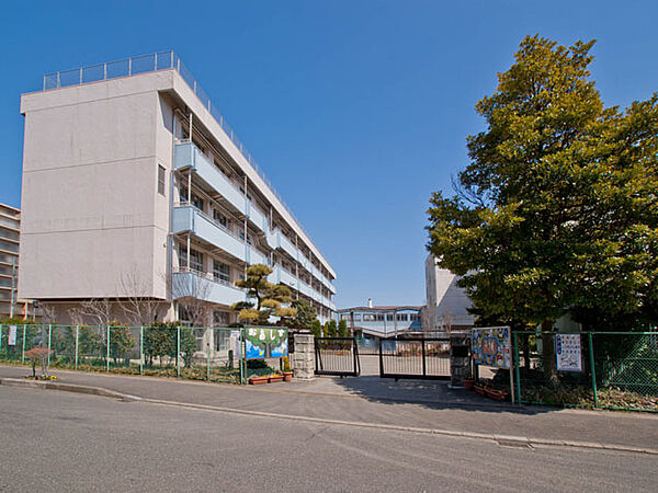 海老名市立海西中学校まで約1200m