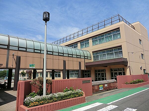 大和市立引地台小学校まで約1100m