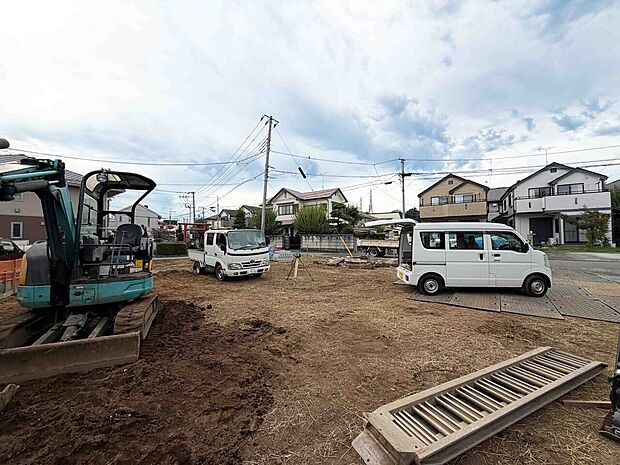 住宅地の造成工事が進む現場の様子
