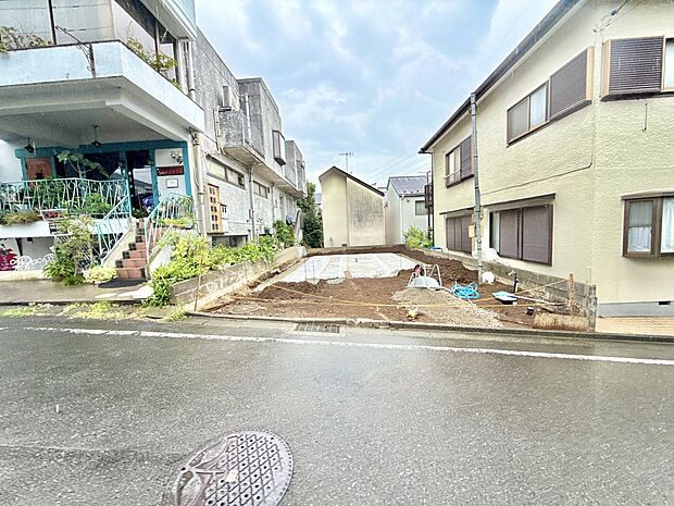 住宅地にある更地の物件写真です