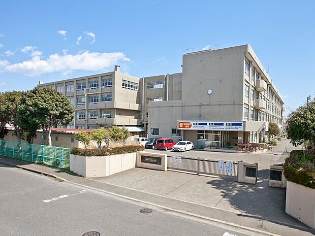 厚木市立林中学校 距離約400m